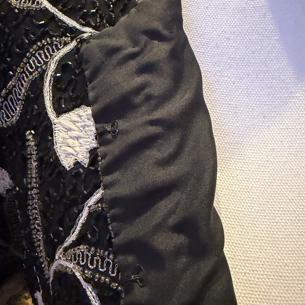 Vintage Allure Black and White Embroidered Crop Top - Picture 7 of 9